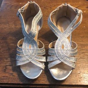 Girls Size 1 Silver Dress Shoes